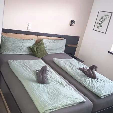 Herbsturlaub In Barrierefreier Ferienwohnung Morgentau Mit Wallbox Und Leihfahrraedern Σπίτι διακοπών